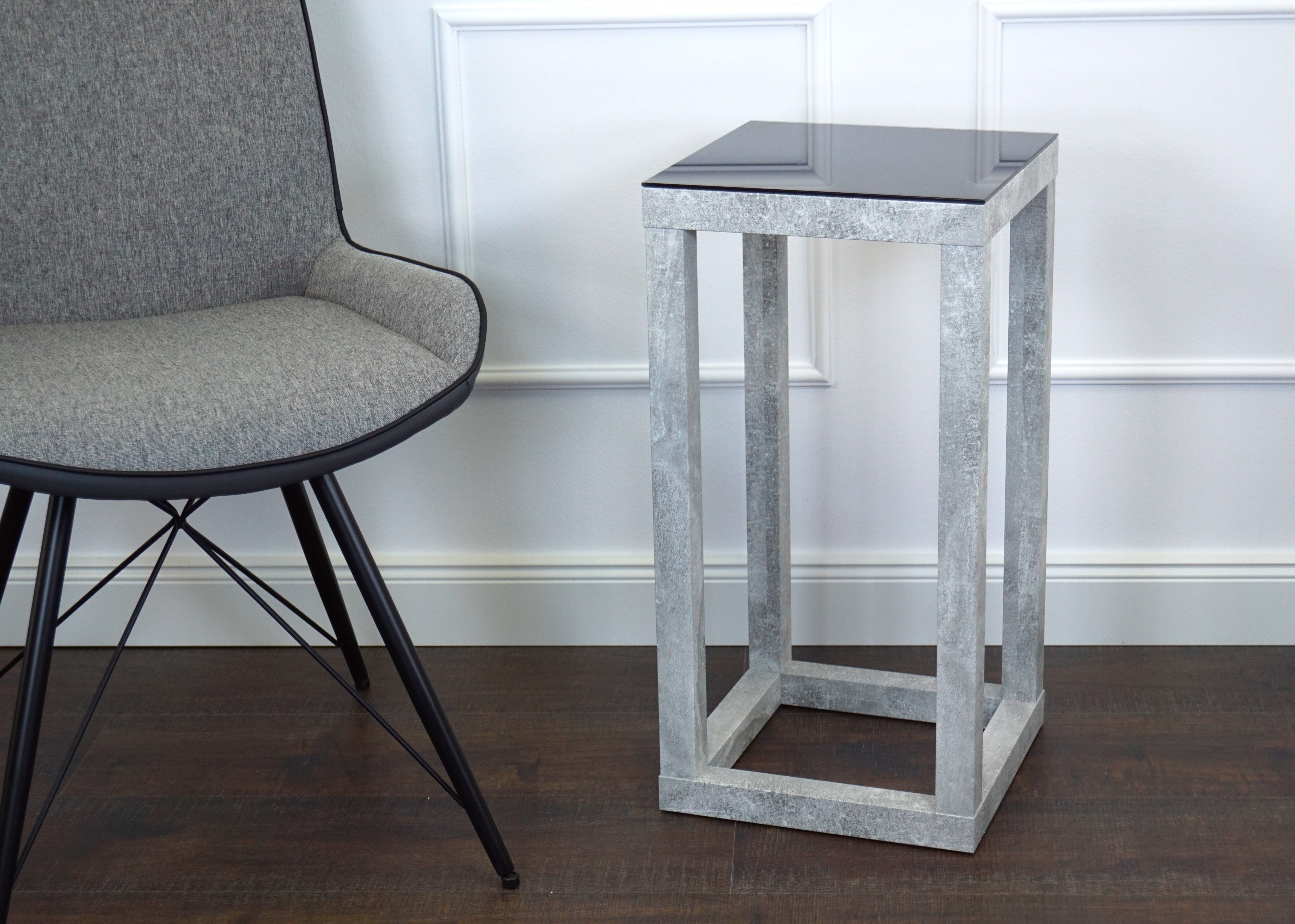 Blumensäule, Dekosäule "Cube", Gestell in Betonoptik, Glas in Schwarz, 30 x 30 x 60cm