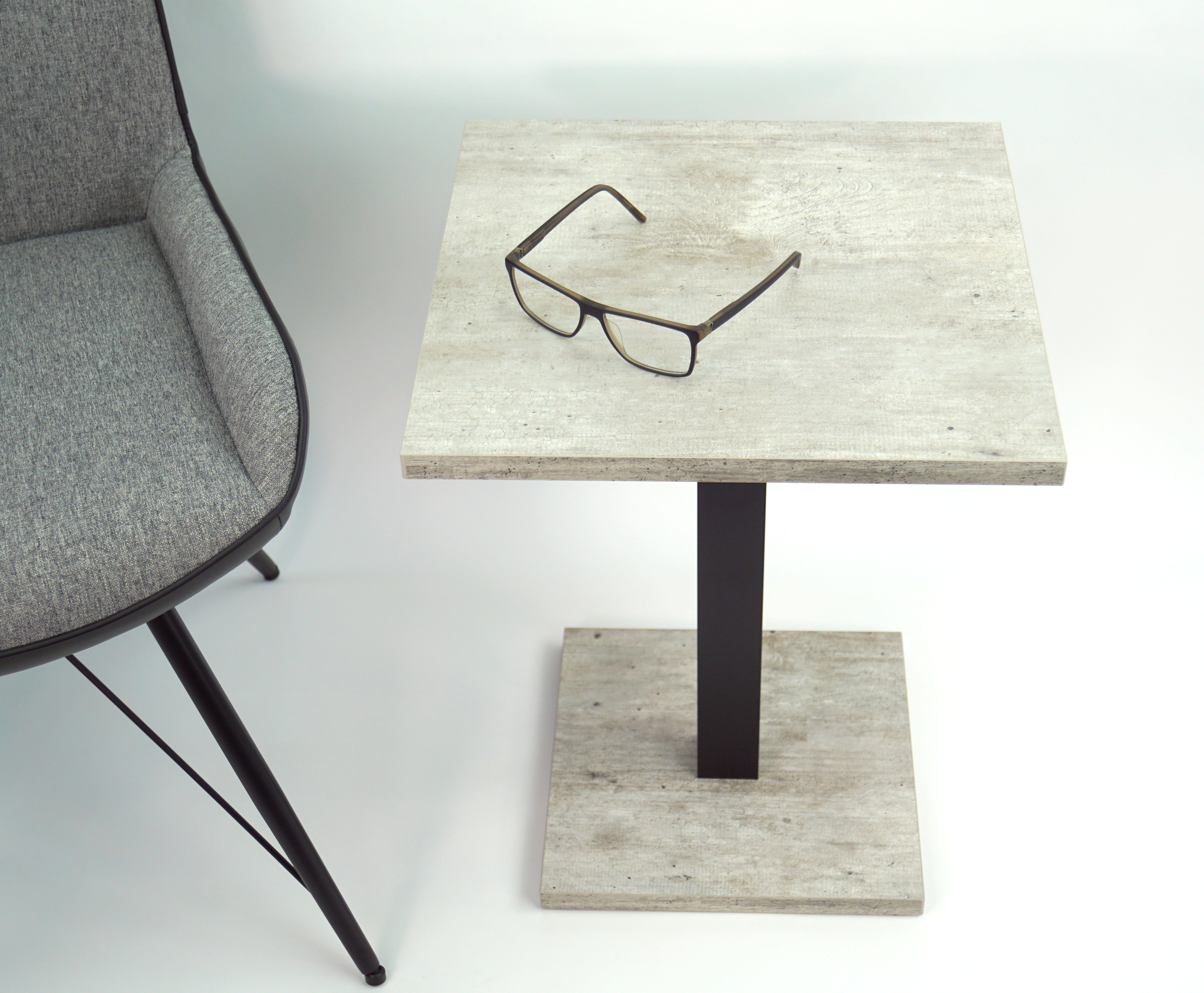 Beistelltisch "Rebus" in Betonoptik, Metall in Schwarz, 40 x 40cm x Höhe 50cm